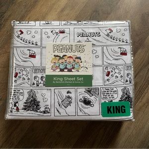 Berkshire Peanuts comic strip king sheet set